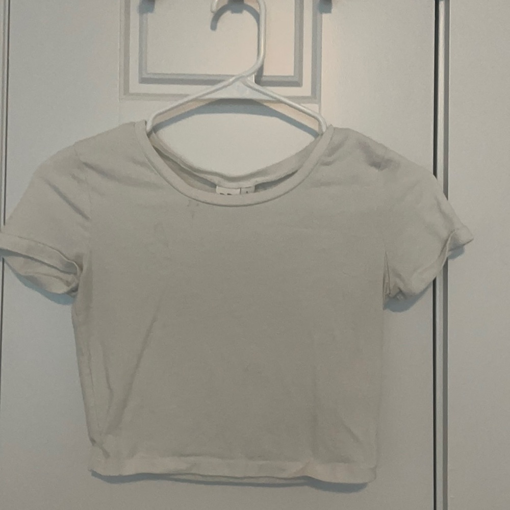 White crop top tee